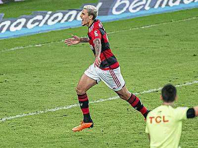 Bruno Henrique garante vitória do Flamengo sobre o Athletico-PR