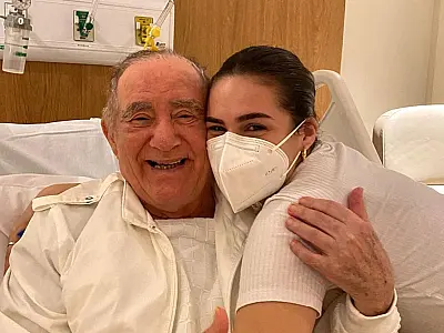 Lívian Aragão deixa Farofa da Gkay para ficar com Renato Aragão no hospital