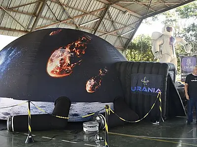 Escolas municipais de Guarujá recebem Planetário Urânia nesta semana