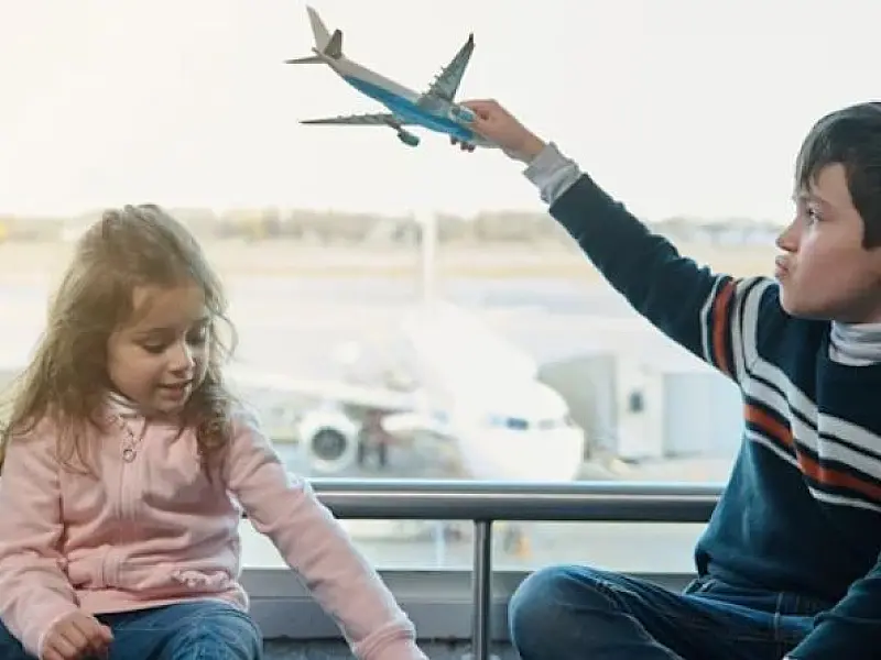 Férias de julho: Cartórios de Santos oferecem autorização de viagem para menores 100% online