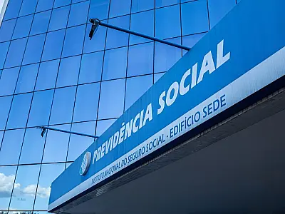 INSS pode pagar até R$ 4.500 para servidor destravar fila de aposentadoria