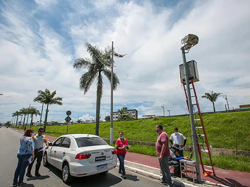Equipamento de controle de velocidade passa por aferições em Praia Grande