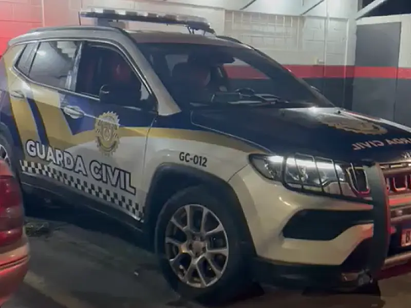 GCM de Bertioga detém acusado por furto a residência após denúncias anônimas