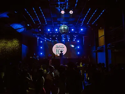 Black Charme Ice esquenta Réveillon no Arena Club, em Santos