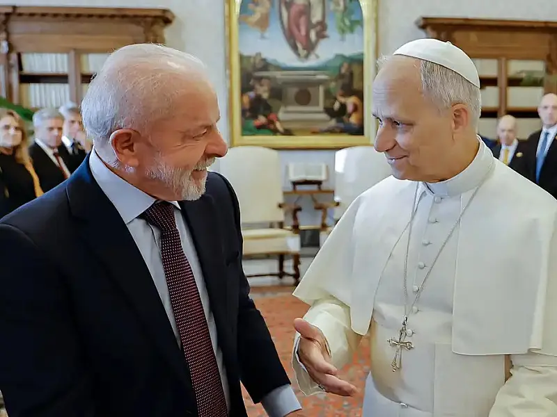 Lula se reúne com papa Leão XIV, pela primeira vez, no Vaticano