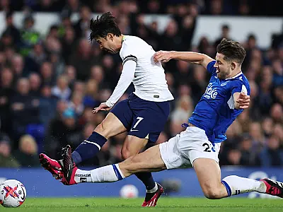 Everton empata com Tottenham no fim; Lucas Moura é expulso em 6 minutos