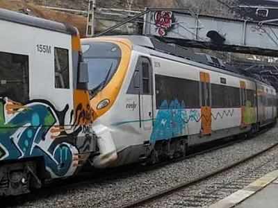 Colisão entre trens deixa ao menos 155 feridos em Barcelona