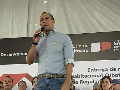 Paulo Alexandre Barbosa celebra entrega de 174 moradias em Cubatão em parceria com Governo do Estado