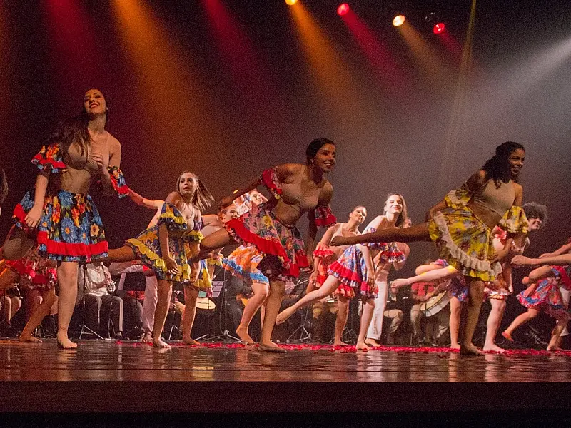 Escola Técnica de Música e Dança realiza espetáculo de dança 'Africanidades'
