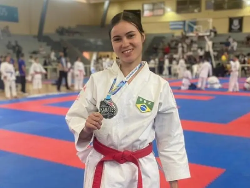 Atleta de Guarujá conquista medalha de prata no 23º Open de Karatê