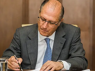 Alckmin é diagnosticado com Covid-19 e deve participar em vídeo de evento com Lula