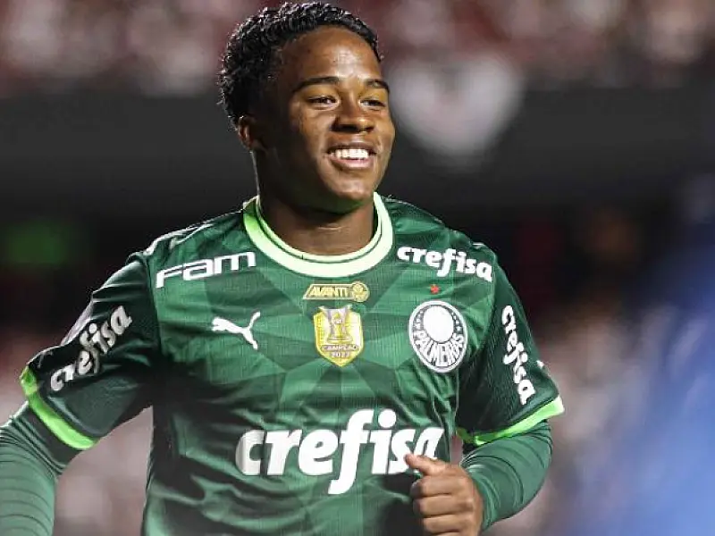 Abel vive dilema com Endrick após bons minutos do jovem e lesão de Dudu