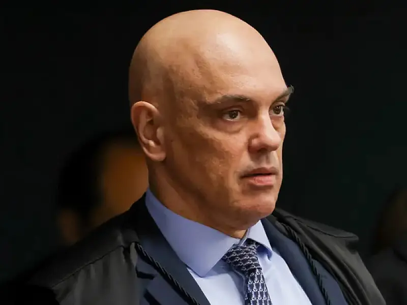 Moraes autoriza Bolsonaro a receber Tarcísio e outros aliados em casa