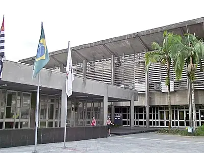 Cubatão antecipa parcela do 13º salário dos servidores para junho, injetando R$ 25 mi na econom