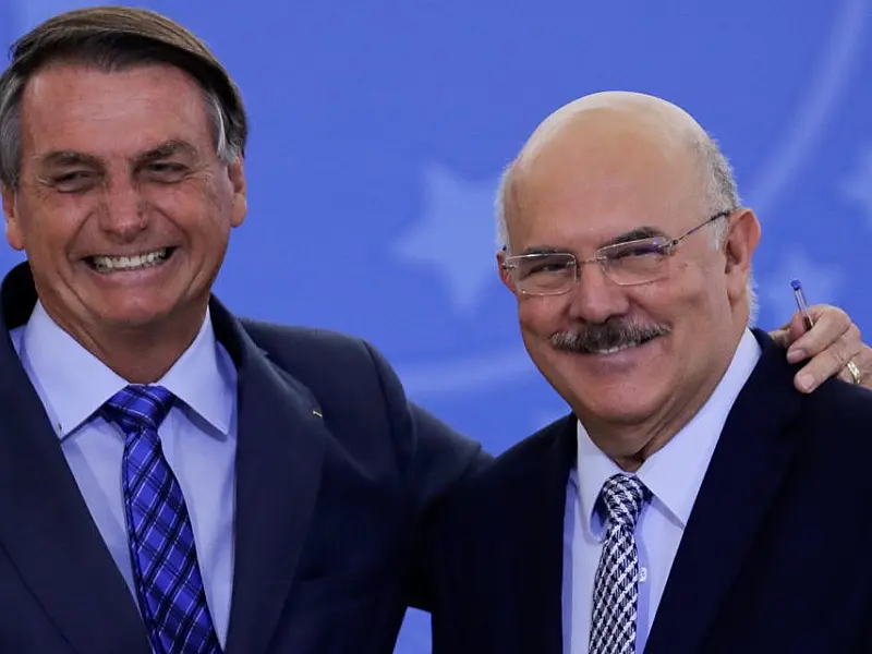 Presidente Jair Bolsonaro deve afastar Milton Ribeiro do Ministério da Educação