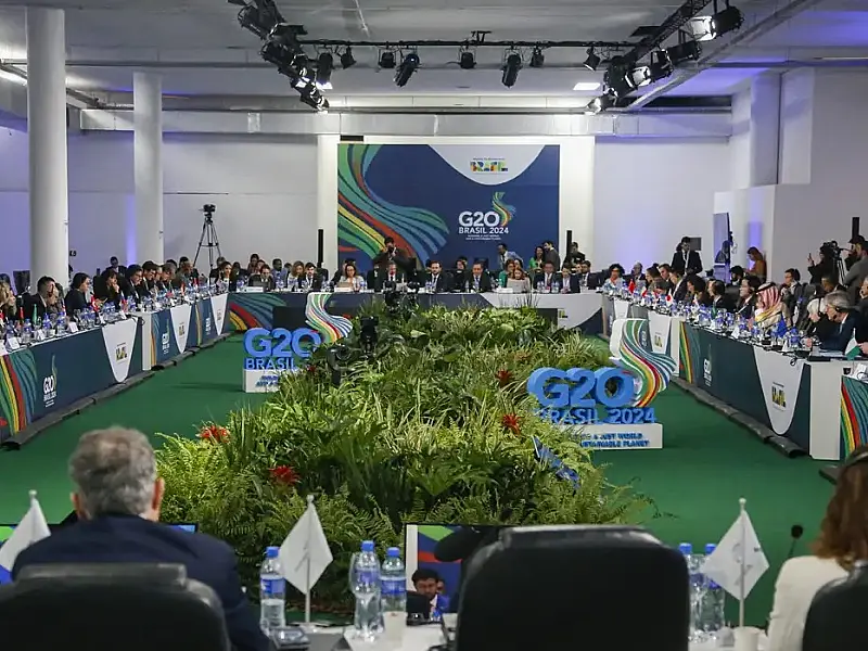 Chances de pouso suave da economia global sobem, diz documento do G20