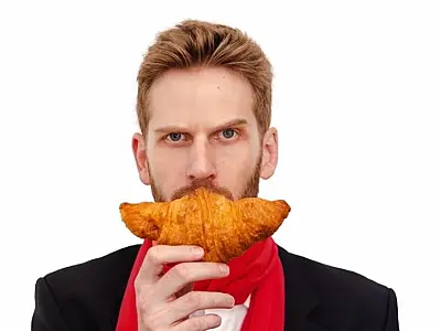 Paul Cabannes apresenta o stand-up "Alma de Brasileiro" em Guarujá