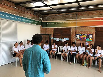 Jovens do 'Beco Limpo', em Santos, conscientizam-se e planejam ações sustentáveis