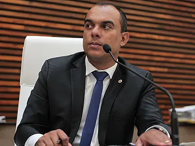 Adílson Jr. lidera ranking de melhor vereador de Santos