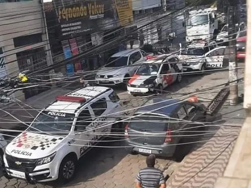Após troca de tiros, homem é preso por roubar veículo em São Vicente