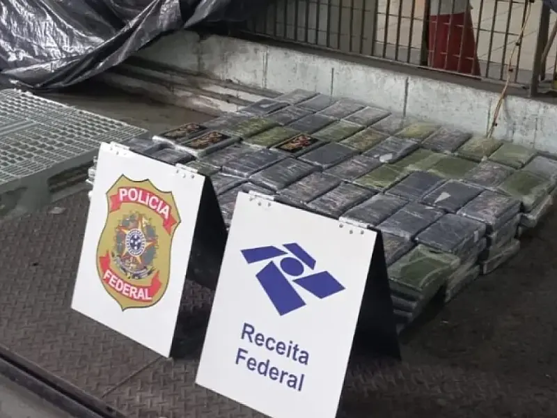 Receita Federal realiza busca aduaneira em navio atracado no Porto de Santos e identifica contêiner