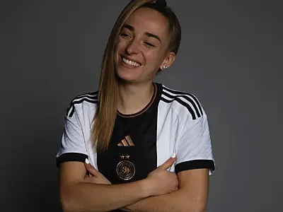 'Mantenho o comentário', diz a jogadora alemã que alfinetou Neymar Jr