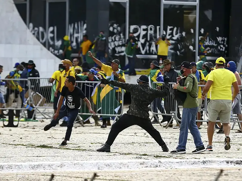 Relembre o passo a passo da tentativa de golpe no 8/1