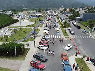 Peruíbe sedia encontro de motos e carros antigos e convida público ao Parque Turístico