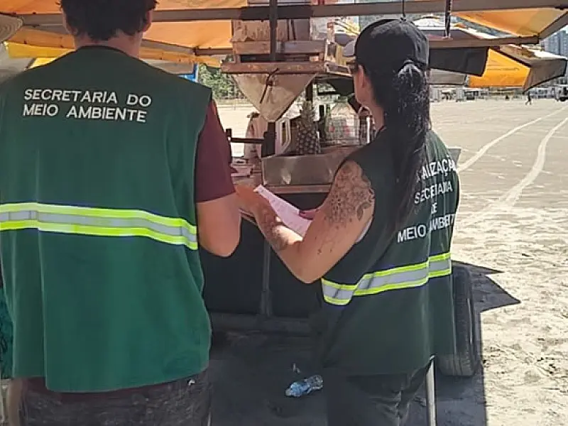 São Vicente realiza ações de conscientização sobre a proibição de copos e canudos plásticos