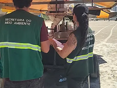 São Vicente realiza ações de conscientização sobre a proibição de copos e canudos plásticos