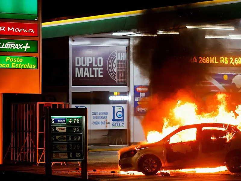 Polícia prende três suspeitos de ato de vandalismo em Brasília