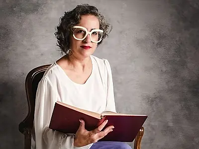 Lançamento celebra força e delicadeza feminina em cartas emocionantes