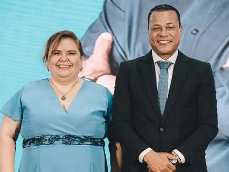 Prefeito César Nascimento e vice-prefeita Andrea Castro tomam posse em Cubatão