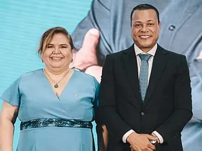 Prefeito César Nascimento e vice-prefeita Andrea Castro tomam posse em Cubatão