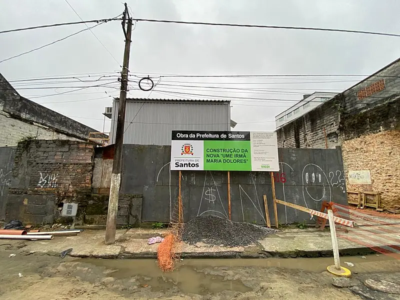 Construção de nova escola na Vila Nova, em Santos, está na fase de fundação