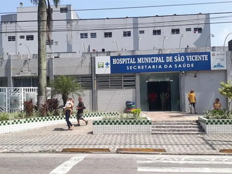 Baleados por "carro fantasma" em São Vicente seguem internados