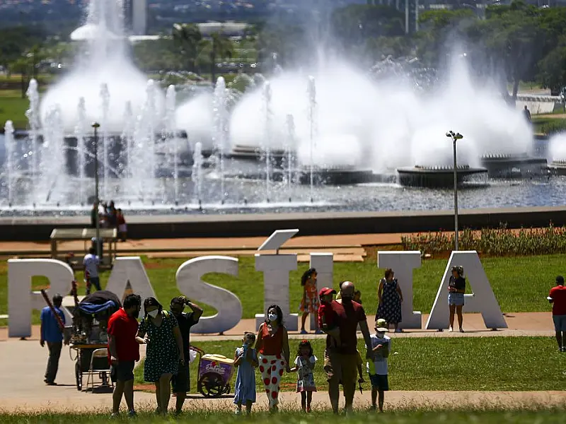 Distrito Federal e Santa Catarina flexibilizam uso de máscara