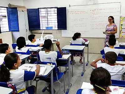 Governo libera R$ 4 bi para ampliar vagas de tempo integral em escolas