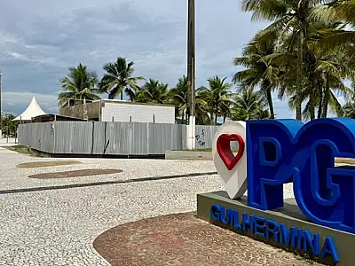 Novos banheiros são construídos na orla de Praia Grande/SP