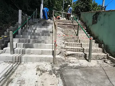 Escadaria do Monte Serrat, em Santos, passa por revitalização e serviços de drenagem