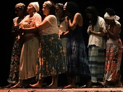 Com apresentações e oficinas no Guarujá coletivo Afroketu ocupa Arte no Lab