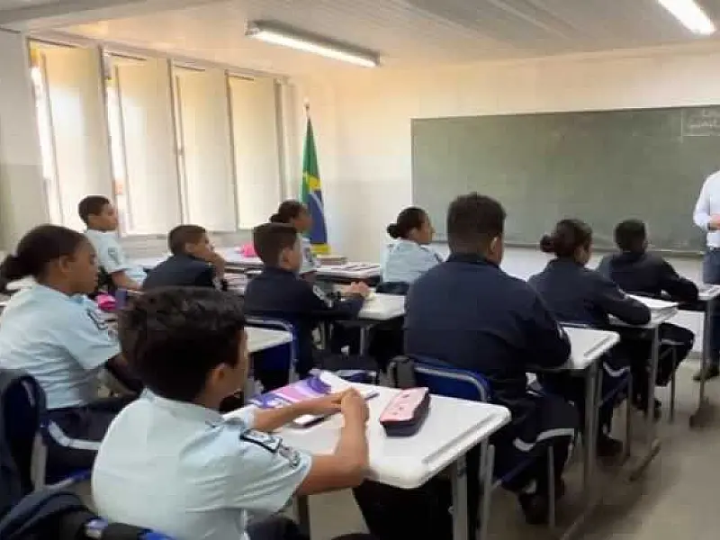 Deputado defende consulta pública para implantação de escolas cívico-militares em São Paulo