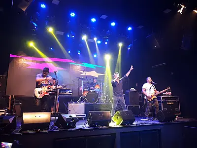 Shopping Brisamar Shopping, em São Vicente, recebe U2 Cover neste domingo