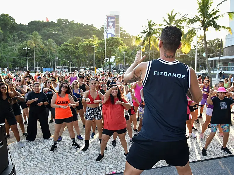Manhã de movimento e bem-estar agita a Praça Tom Jobim neste sábado (28)