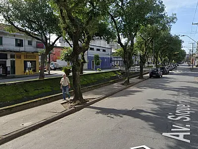 Cratera se abre e trecho do Canal 4 será interditado nesta quinta-feira