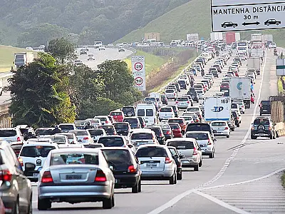Vai pegar a estrada no Carnaval? Veja as infrações que mais geram multas