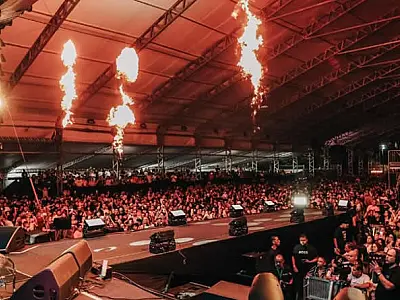 Raí Saia Rodada embala a 4ª noite de grandes shows do aniversário de Cubatão