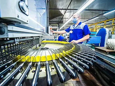Produção industrial fica 18,5% abaixo do nível recorde
