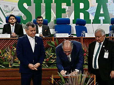 Alckmin assina contrato de gestão do Centro de Bionegócios da Amazônia