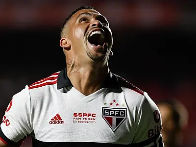 Ceni poupa Calleri, vê ataque funcionar e ganha alternativas para clássico